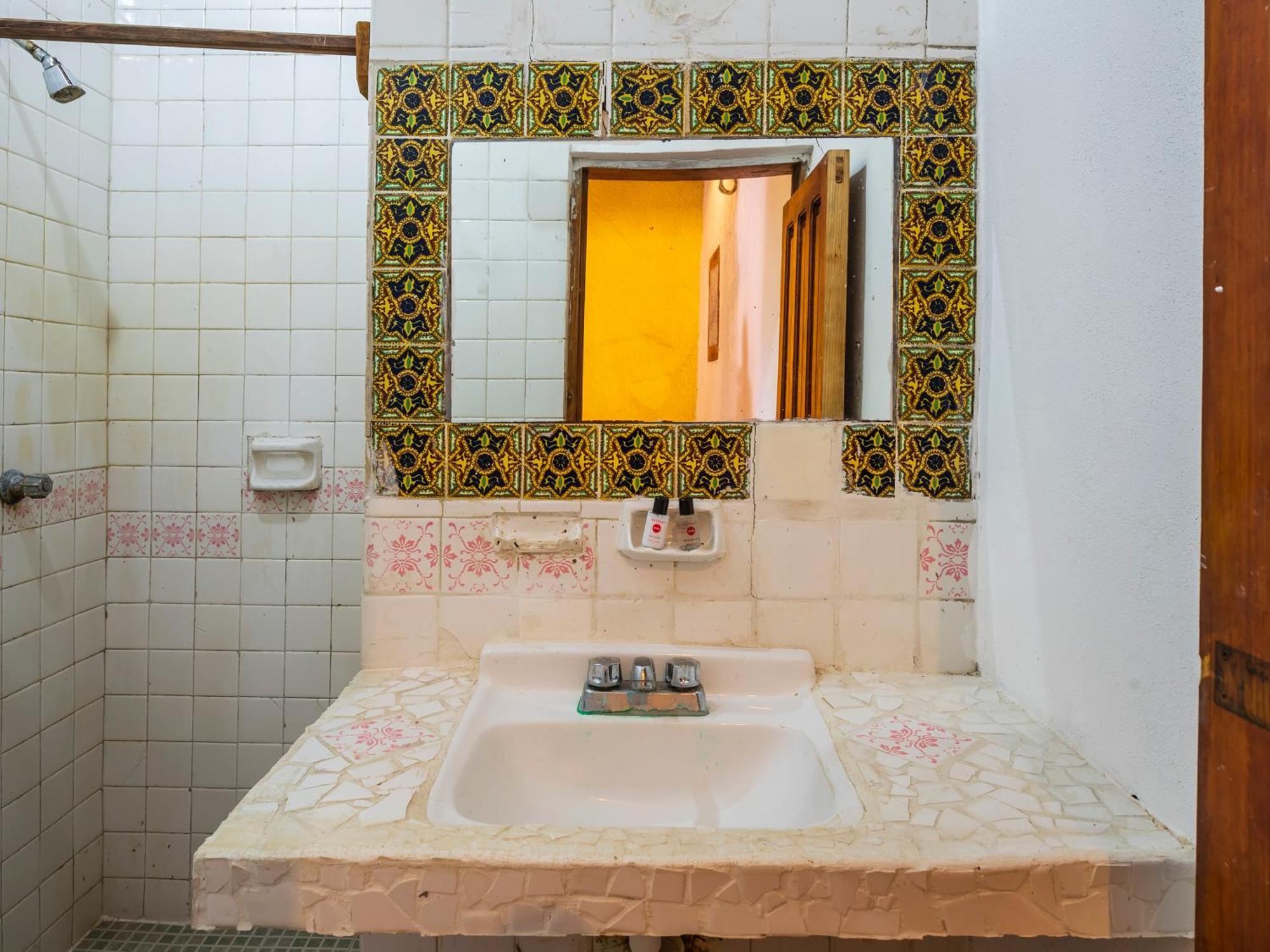 בארה דה נבידאד Oyo Hotel Sands מראה חיצוני תמונה